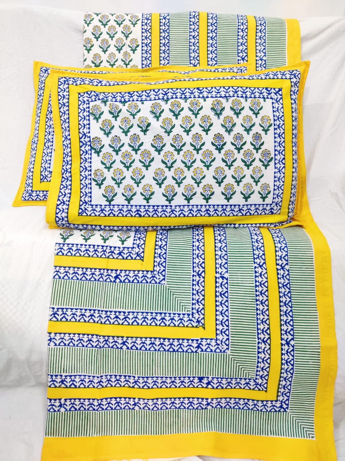 100%Pure cotton hand block designer bedsheet with 2 pillow cover