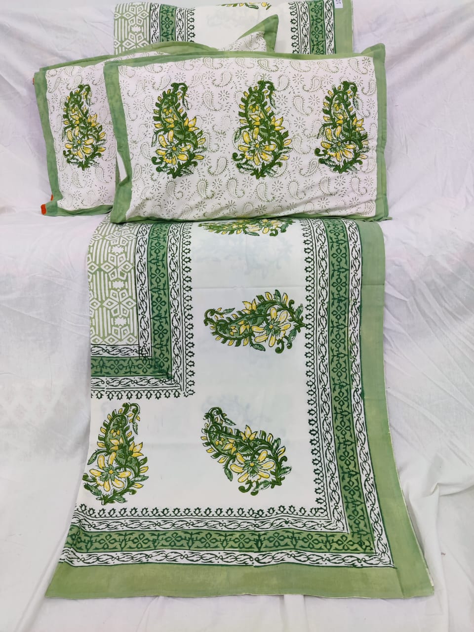 100%Pure cotton hand block designer bedsheet with 2 pillow cover